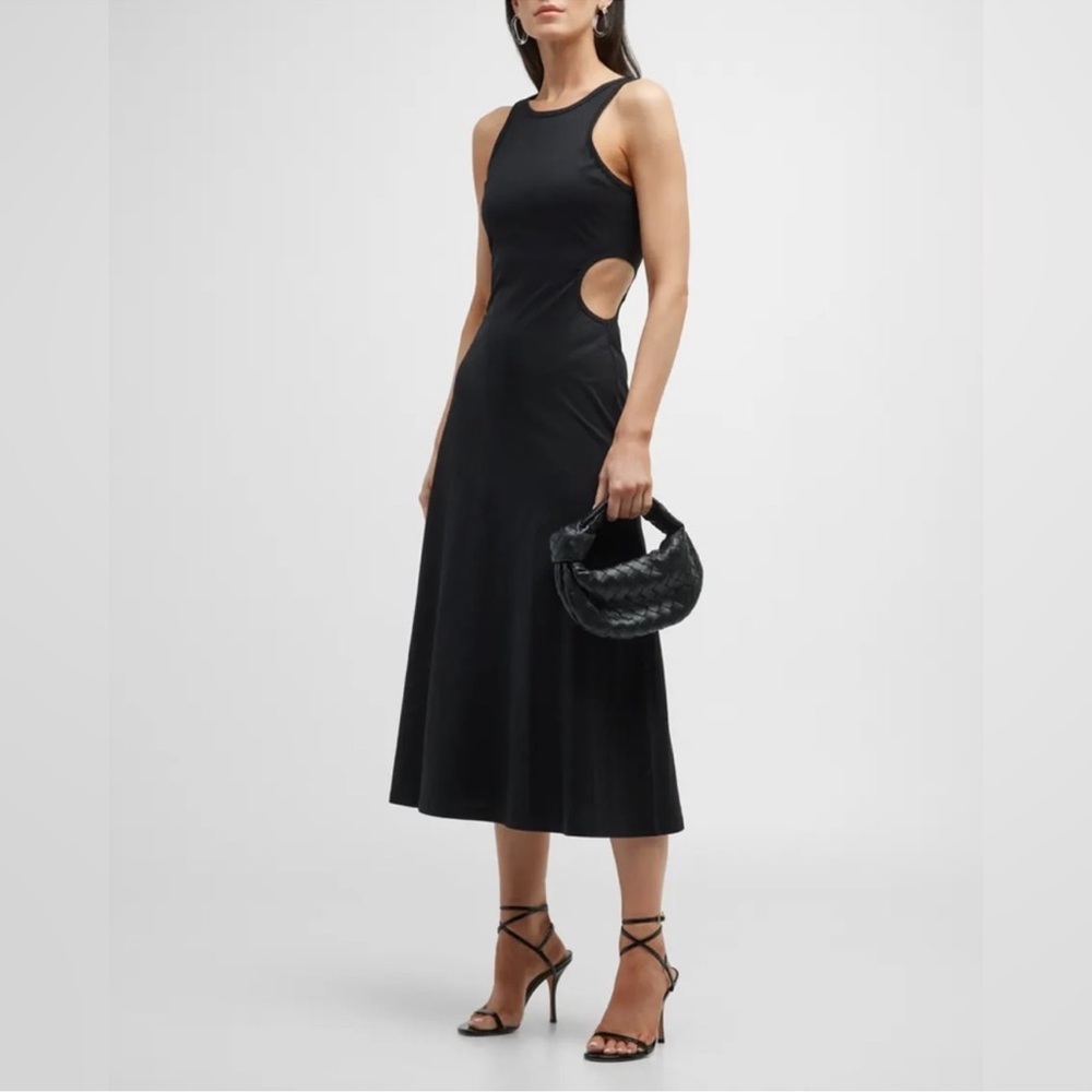 Frame Quiet Luxury Cutout Black Flared
Midi Dress